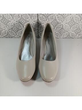 Angel Flex Pumps Womens Size 7 CREAM Faux Leather Slip-on Shoes Career 2" Heel